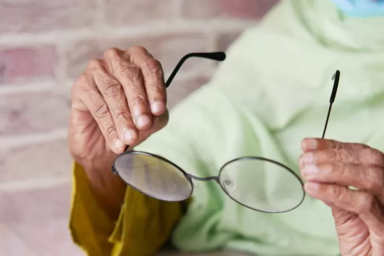 Why Eye Protection Should Be Used in Healthcare Settings